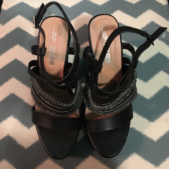 Black Wedges