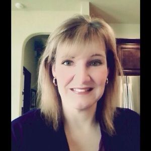 Meet your Posher, Deana