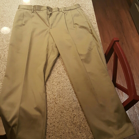 Mens Joseph A Banks kaki pleated dress pants