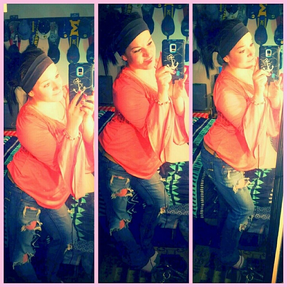 Meet your Posher, Tylena - Picture 1 of 1