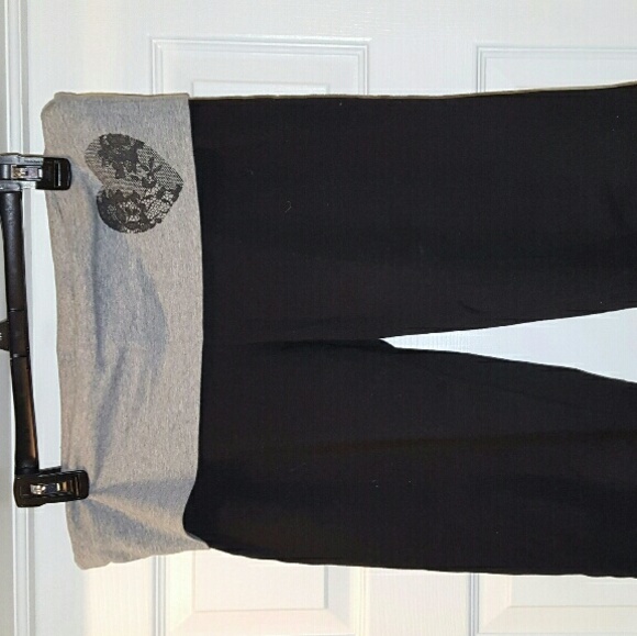 PINK Yoga Capri Pants