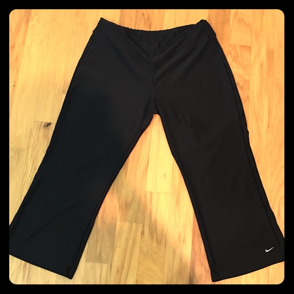 Nike fit dry capris