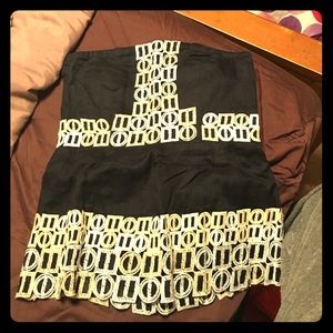 Fun patterned strapless top!