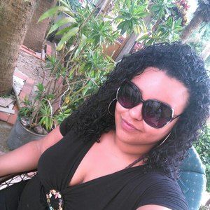 Meet your Posher, Chamely caridad
