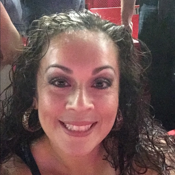 Meet your Posher, Paola - Picture 1 of 1