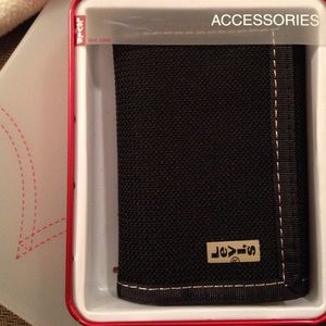 Levi's Velcro Wallet