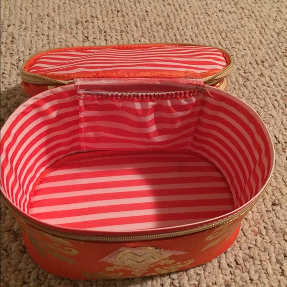 Makeup tote - Picture 3 of 3