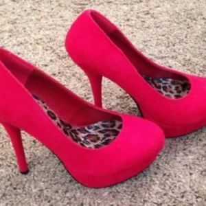 Red Pumps