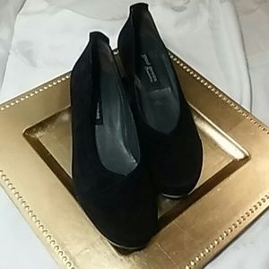 Flat shoes