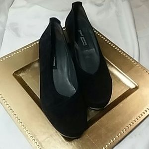 Flat shoes