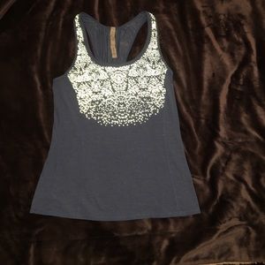 Lululemon tank.