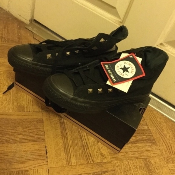 New converse with tags