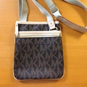 Authentic Michael Kors Small Cross-Body (brown)