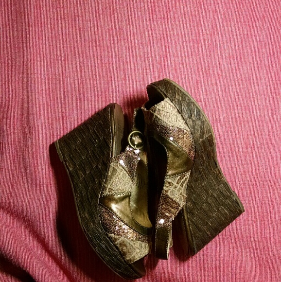 BKE Sole peep toe slingback wedge - Picture 2 of 4