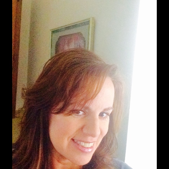 Meet your Posher, Sandra - Picture 2 of 3