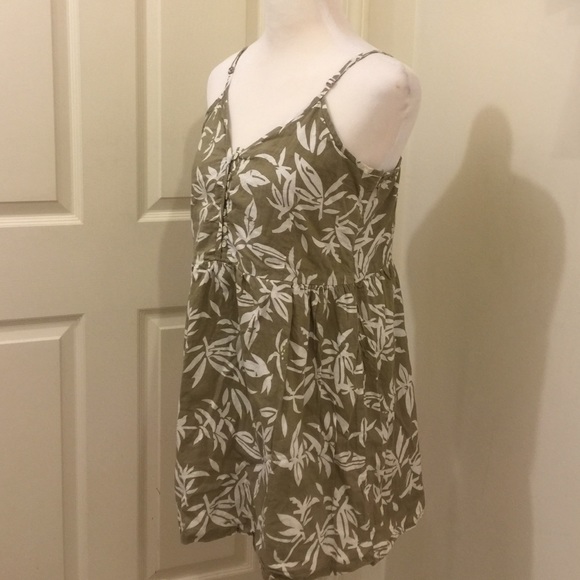 Top - Picture 2 of 4