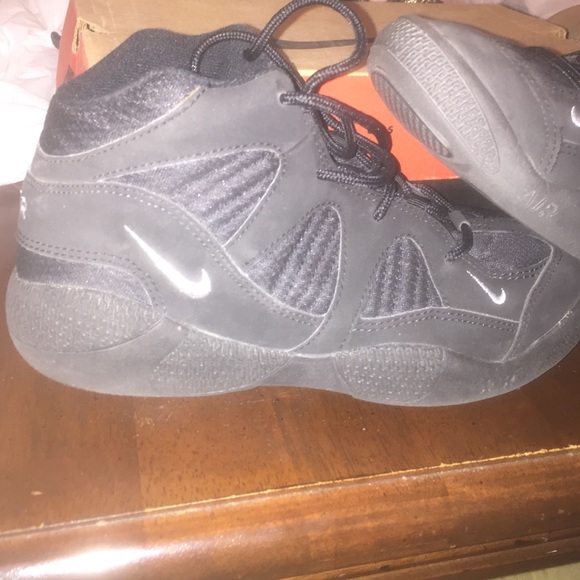 Size 8.5 Nike AIR basketball shoes! Good condition