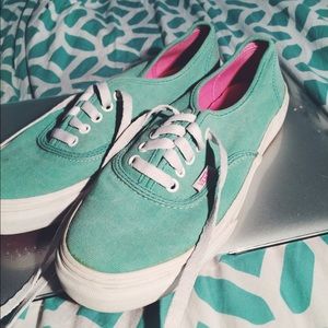 almost new vans size 7.5 women's size 6 men's