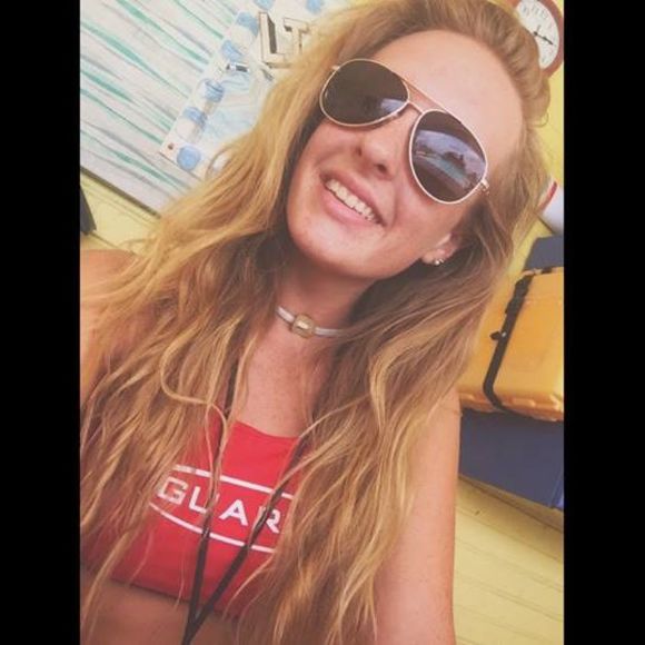 Meet your Posher, Courtney - Picture 1 of 1