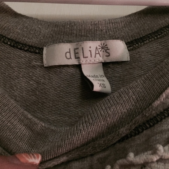 Delia's top - Picture 3 of 3