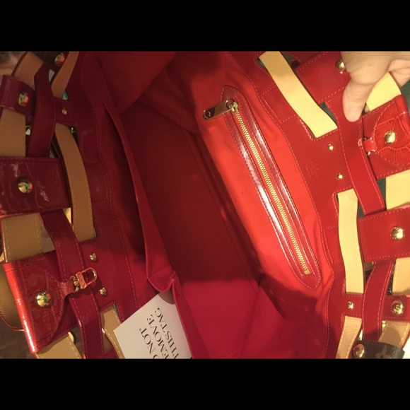 Louis Vuitton red patent Salina mm tote bag purse - Picture 3 of 4