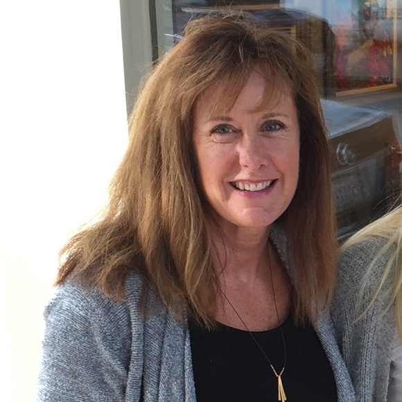 Meet your Posher, Carol - Picture 1 of 1