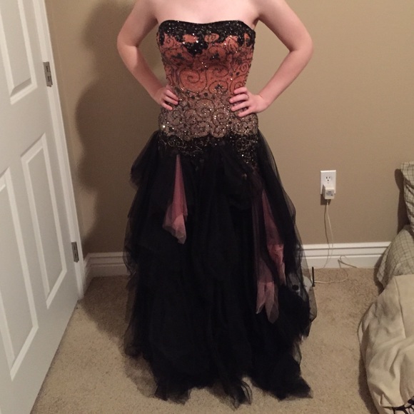 Interlude Signature Gown sz 8