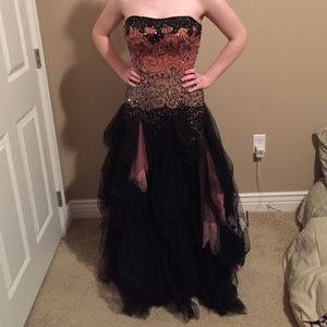 Interlude Signature Gown sz 8