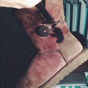 Bailey button brown ugh boots
