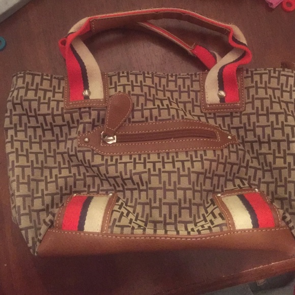 Great condition Tommy Hilfiger purse