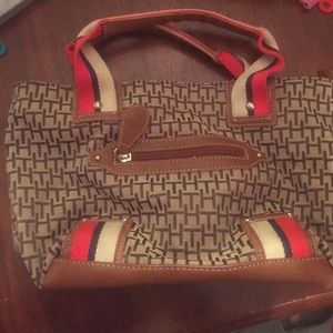 Great condition Tommy Hilfiger purse