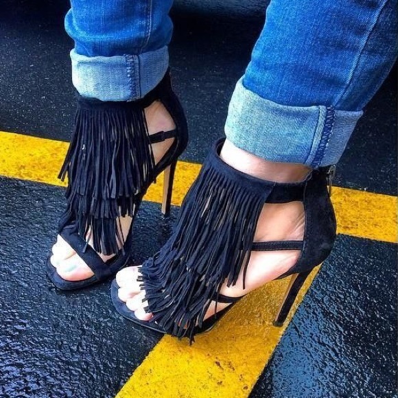 Steve Madden Shoes - SALE❗️Steve Madden Black Suede Fringe Heels