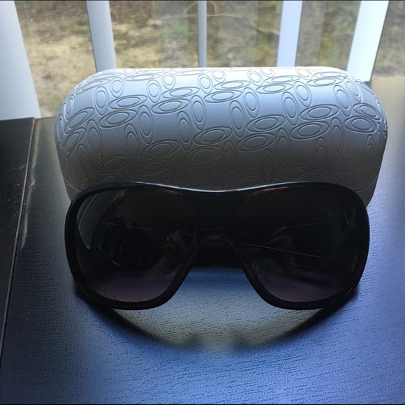 Women Oakley sunglasses