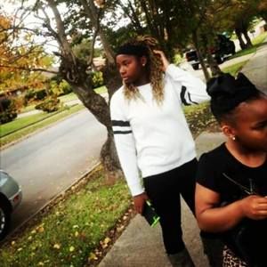 Meet your Posher, Leora