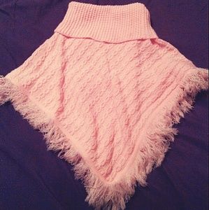 Soft pink knitted MINGLE shawl