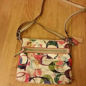 Coach SIGNATURE POPPY STAMPED C HIPPIE