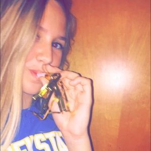 Meet your Posher, Corrine