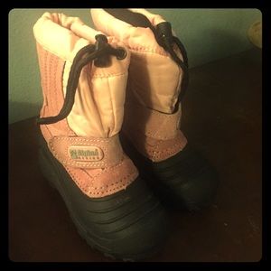 Toddler snow boots never worn size 9