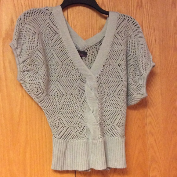 Short sleeve sweater