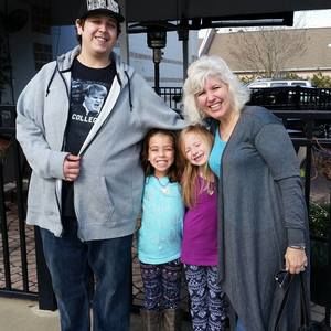 Meet your Posher, Carrie