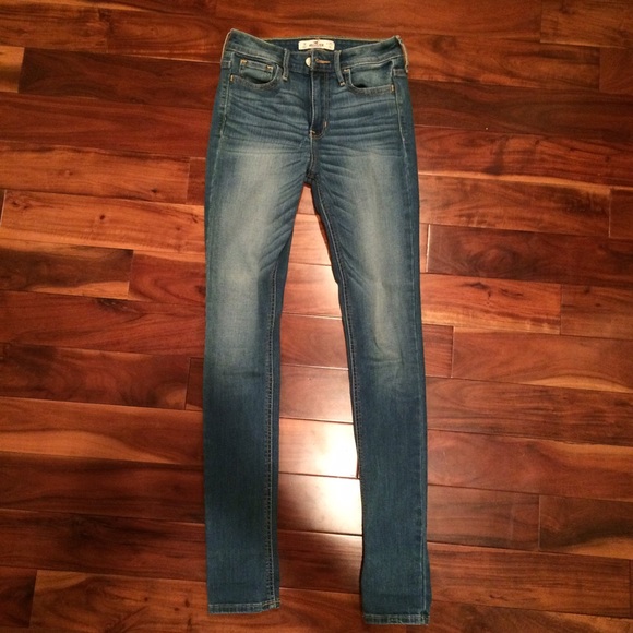 HOLLISTER High Waisted Jeans
