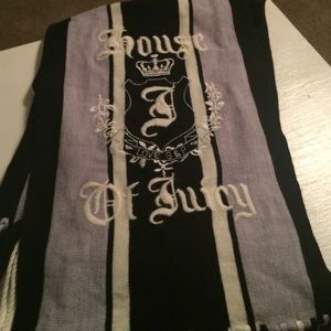 Gray, black and white Juicy Couture scarf