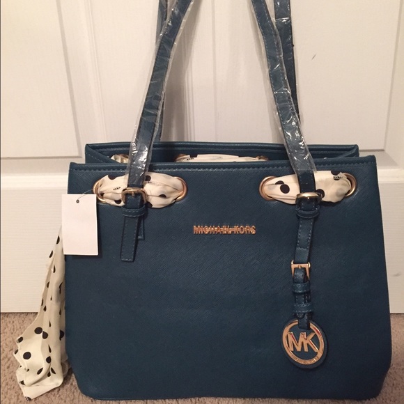 2 Michael kors bag