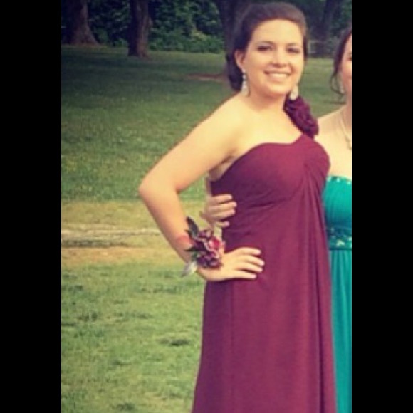❤️SOLD❤️Burgundy Prom Dress - Picture 1 of 3