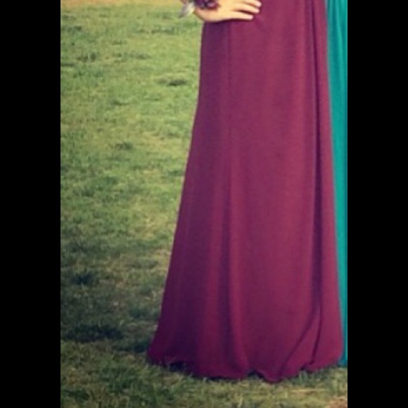 ❤️SOLD❤️Burgundy Prom Dress - Picture 3 of 3