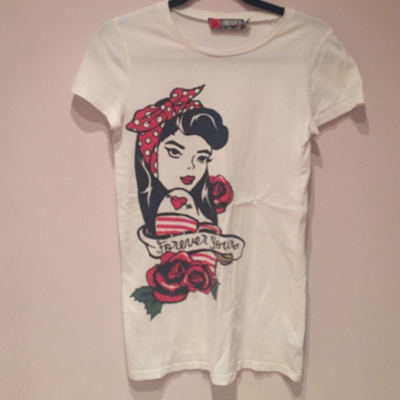 Forever 21 Tops - Forever yours tshirt