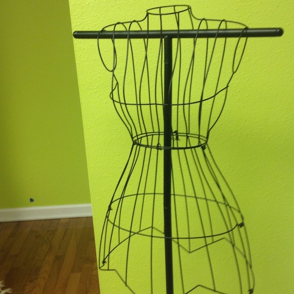 Meet your Posher, Ouida - Picture 1 of 1