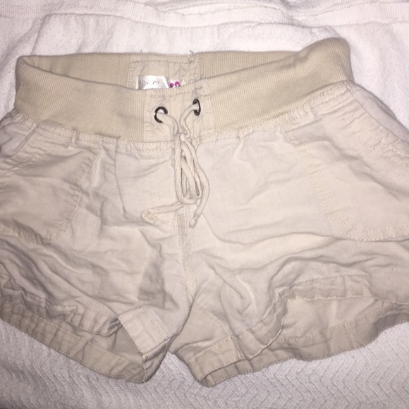 Tan shorts ☺️