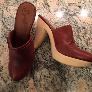 Seychelles leather platform clogs.