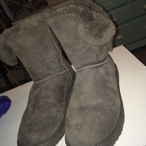 Authentic gray short UGG boots